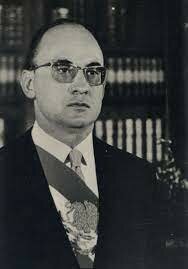 Hacia un cambio de modelo 1972