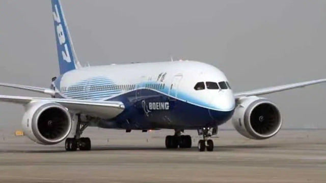 Boeing 787 Takes Flight with Composite Construction