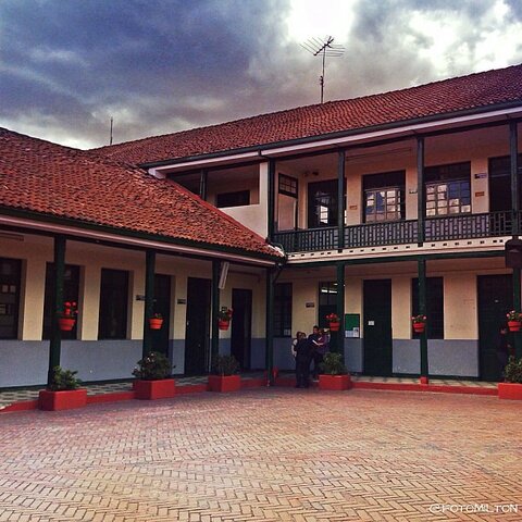 Primer colegio femenino en Colombia