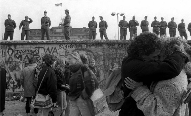 Construcción del muro de Berlín.