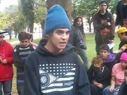 adolescencia e inicios en la musica