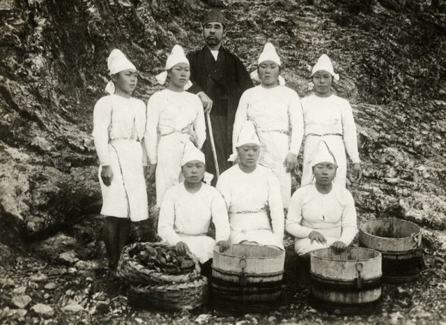 Japanese Pearl Divers