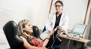 SE FUNDO UNIVERSIDAD Y LABORATORIO