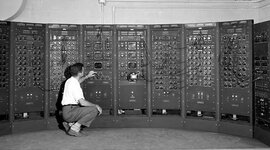 Timeline: Línea de tiempo de las generaciones de las computadoras