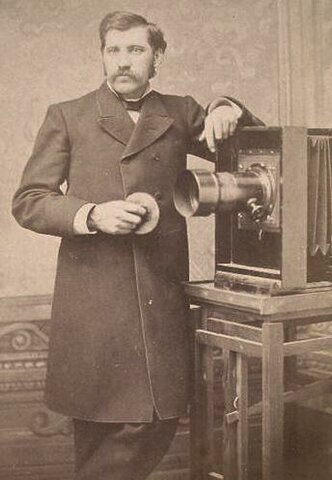 Se crea el primer lente Gran Angular