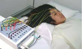 Estudio electrofisiológico en el cerebro