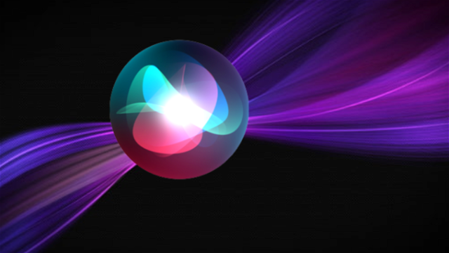 Lanzamiento del iPhone 4 y Siri