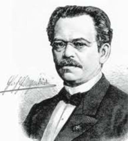 En Alemania Charles Toussaint y Gustav Langenncheidt impartieron las primeras clases de idiomas.