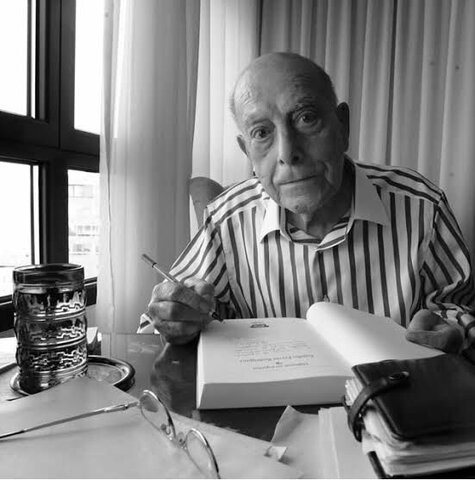 Eulalio Ferrer identifica tres tipos de comunicación en las organizaciones