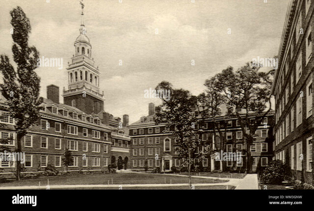 Se reconocen treinta y nueve universidades norteamericanas que ofrecían cursos a distancia.