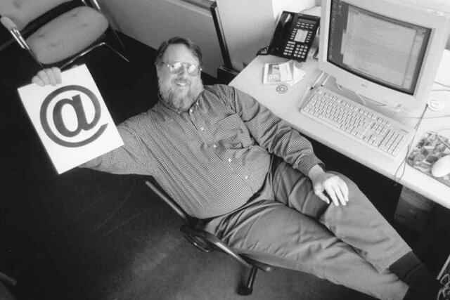 Ray Tomlinson develops Email