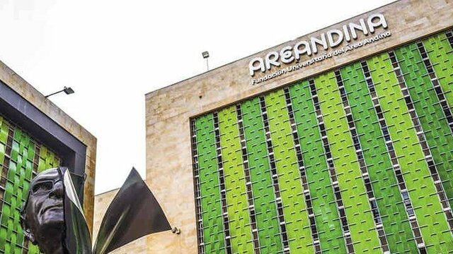 Estudiando Administración de Mercadeo 6° semestre