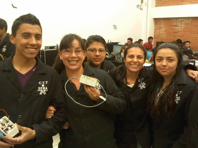 Construcción del probador de cables de red rj45, cuando estaba en el SENA cursando el programa técnico en sistemas.