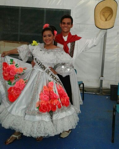 Bailando San Juanero Huilense