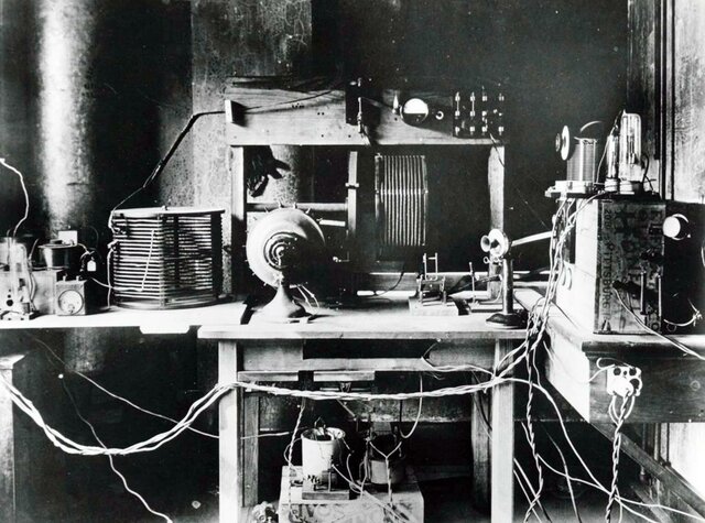 1920: Commercial Radio (Broadcasting Media)