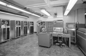 La IBM 704