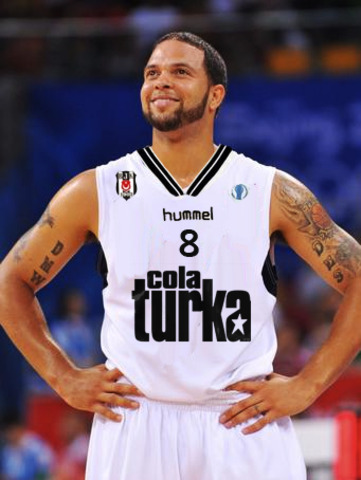Deron Williams signs a contract to play for Turkish club Besiktas