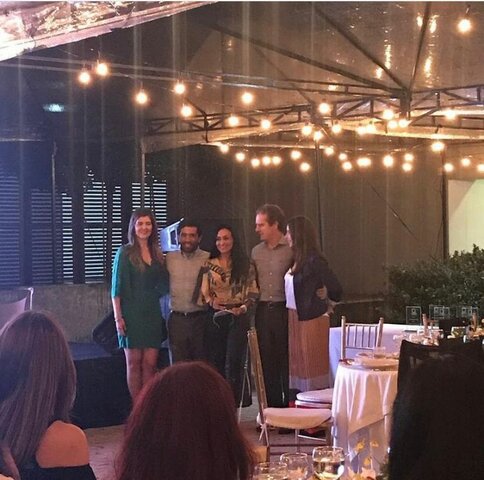 PREMIO Y RECONOCIMEINTO EN AMARILO COMO MEJOR ASESOR DEL AÑO