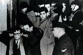 La noche de los bastones largos.