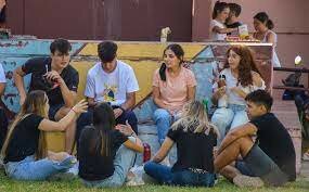 Aumento de la población estudiantil.