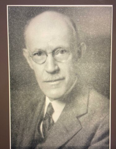 Ross Harrison Embrólogo