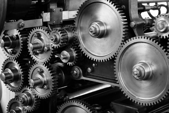 Charles Babbage anuncia el motor analítico