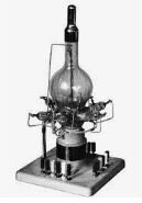 1900 Creacion del rectificador de arco de mercurio