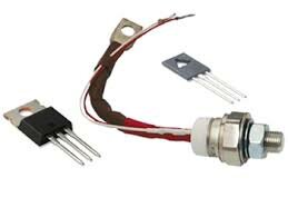 Desarrollo del tiristor comercial.