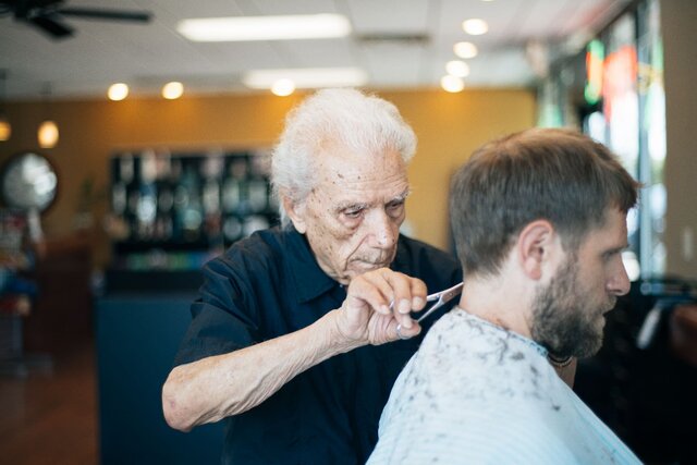 OLdest barber to live