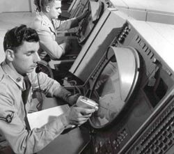 Sistema gráfico SAGE (Semi Automatic Ground Environment)