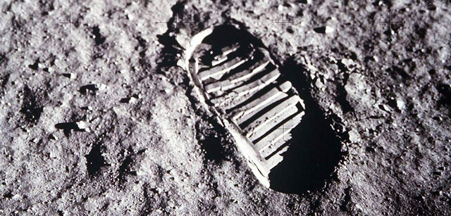 LA CARRERA ESPACIAL Y LLEGADA A LA LUNA