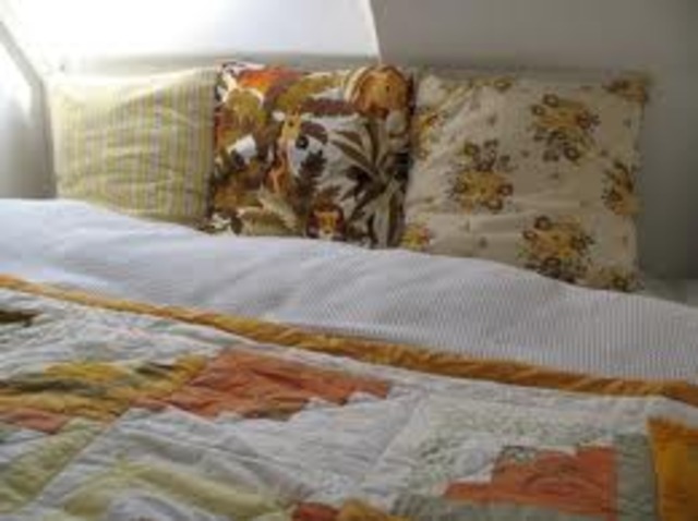 Estimated date thet william checks into Murray Hill Hotel