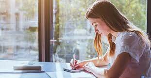 Cursos de estudio en casa al nivel de college.