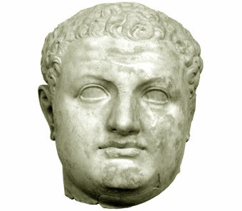 Tito de Corono como emperador.
