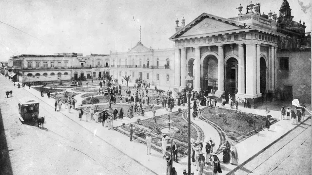 Surge la Real Universidad de Guadalajara.