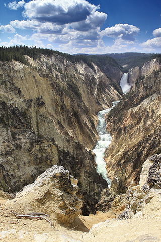 L & C reach Yellowstone Park