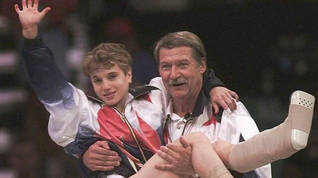 Kerri Strug comença a fer gimnàstica