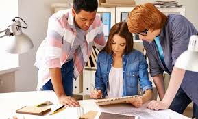 INICIACIÓN COMO PROFESORA DE INGLÉS EN EL NIVEL MEDIO