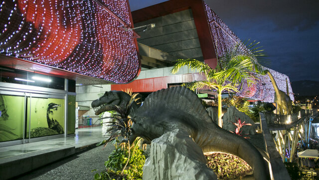 INICIATIVAS CULTURALES PARQUE EXPLORA 2004
