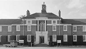 rimera institución pública para las enfermedades mentales