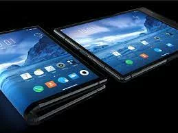Primer teléfono plegable