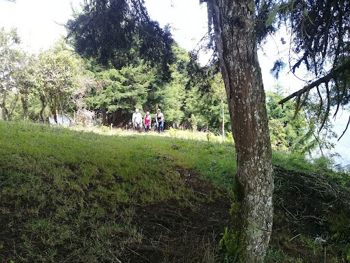 Caminos de Herradura y Cavernas Indigenas