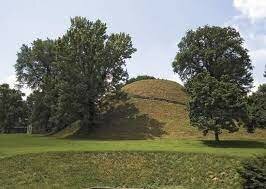 Adena mounds are built in Ohio