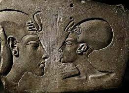 Akhenaton and Nefertiti begin their rule
