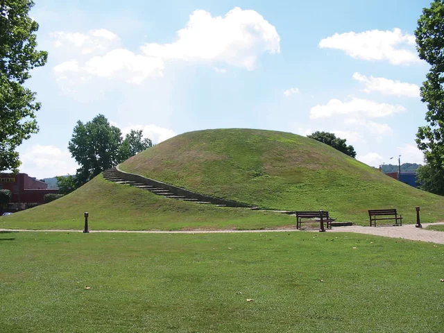 Adena mounds are built in Ohio