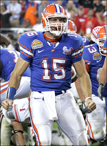 Tebow helps Florida win the 2006 NCAA national championship.