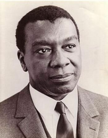 MILTON SANTOS (1926-2001)