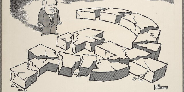 Soviet Union breaks apart