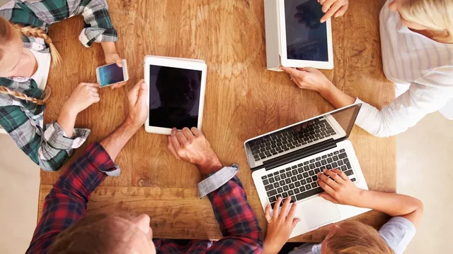 1993. Uso de internet para navegador en Bolivia.