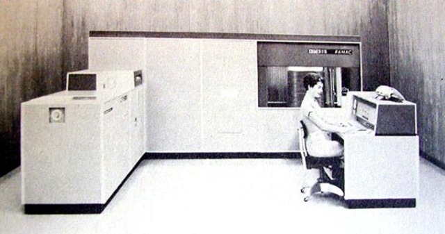 Criação do computador com dico rígido magnético